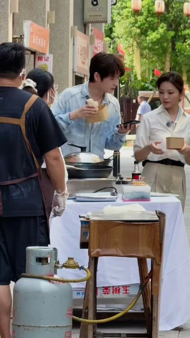 张远请泉州网友推荐美食泉州网友给张远做美食攻略网友热情投喂美食攻略，把本地人私藏
