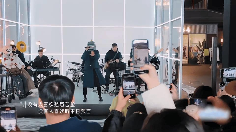 白举纲生吃话筒  让我们欢迎！仓库主理人回归！！！好耶又是白举纲的现场谁幸福了?