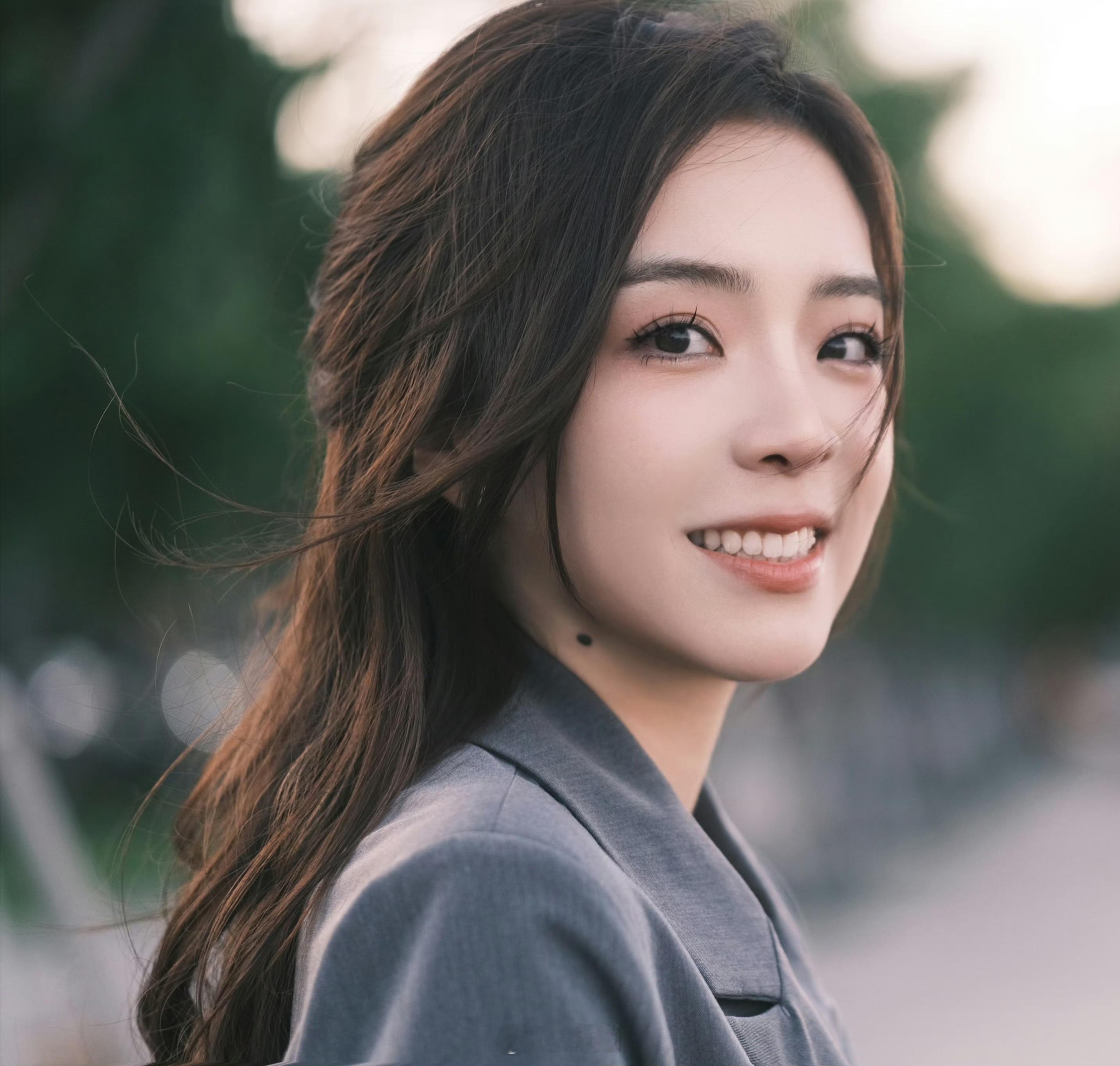 小姐姐这组照片拍得太有意境了 ​​​