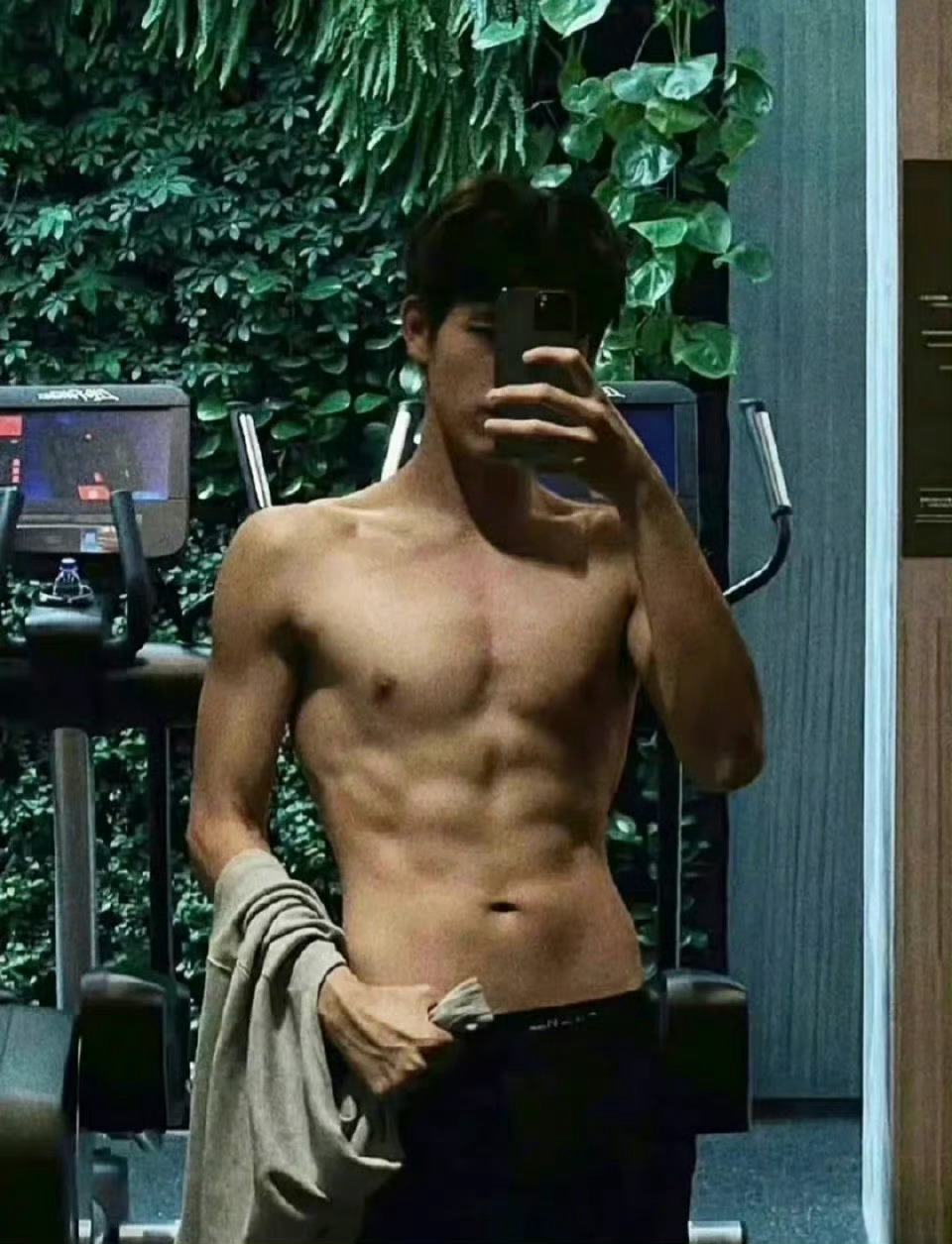 猜猜是谁？[并不简单] ​​​