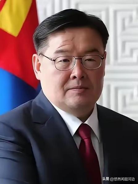 不能等，蒙古国总理赞丹沙塔尔辞职了，说白了就是蒙古国亲华派和亲西方派的斗争开始公