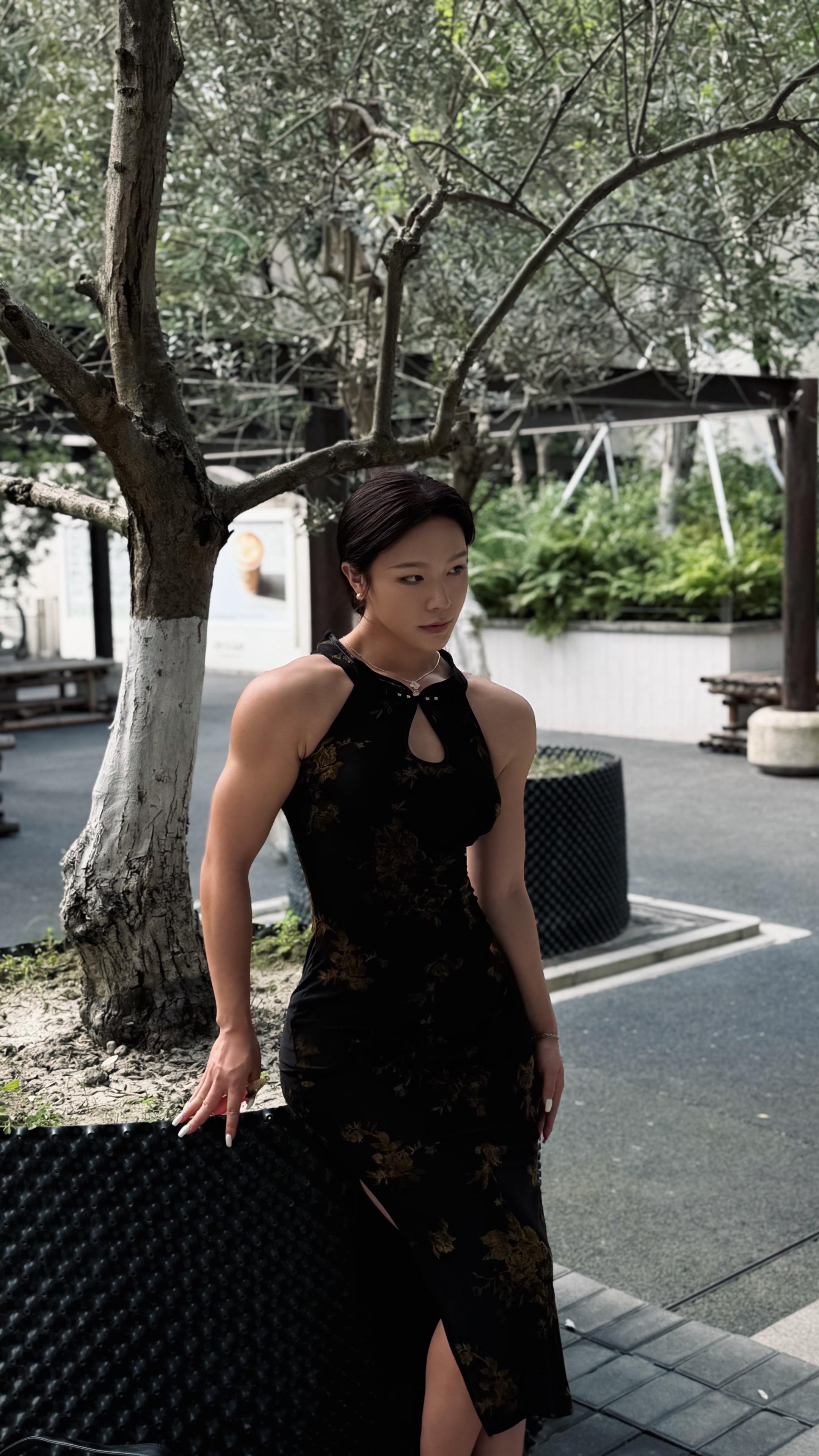 你的意思是，我要放弃我原本精彩的生活然后无法自拔的爱上你吗？