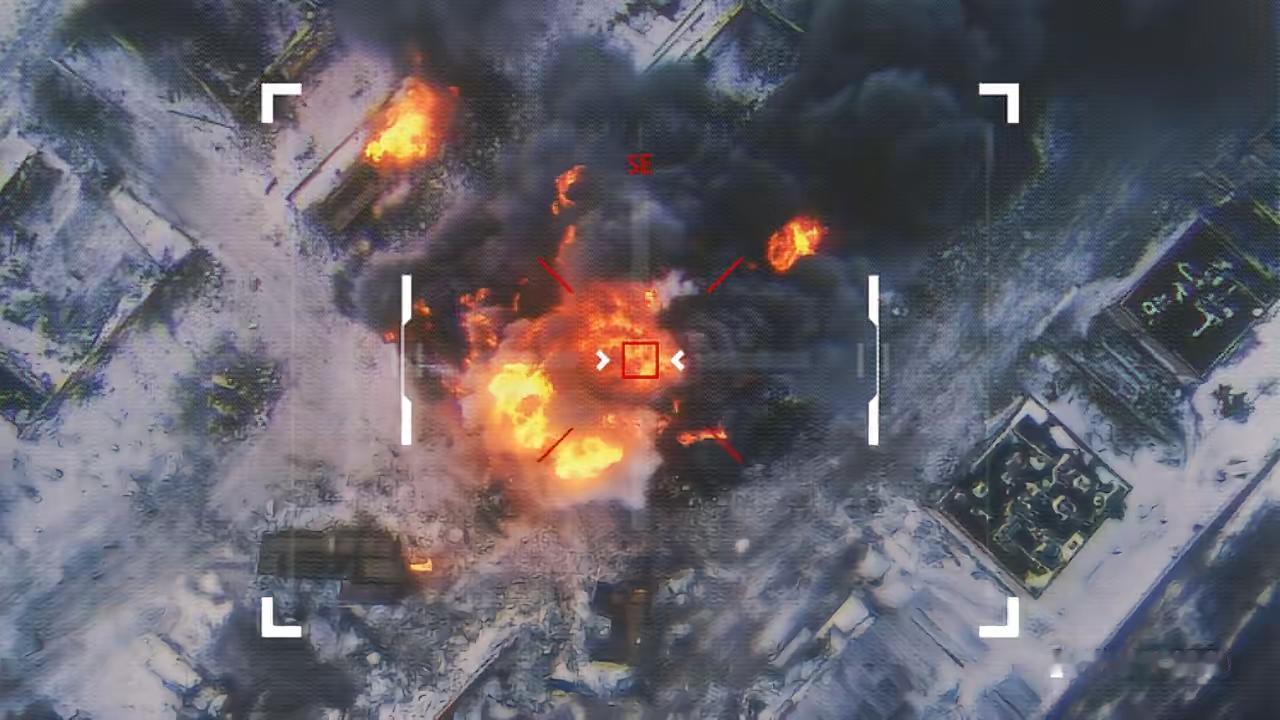 乌军袭击俄罗斯罗斯托夫州无人机仓库。初步评估大约6000架FPV无人机被摧毁，多