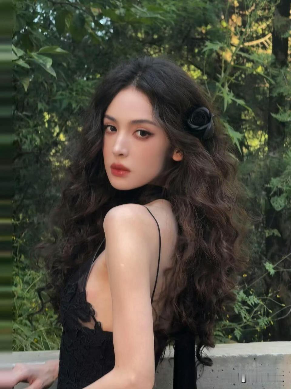 今天最开心的不是娜扎
也不是张天爱
而是谈恋爱又被拍了的徐开骋
他明明都已经是查