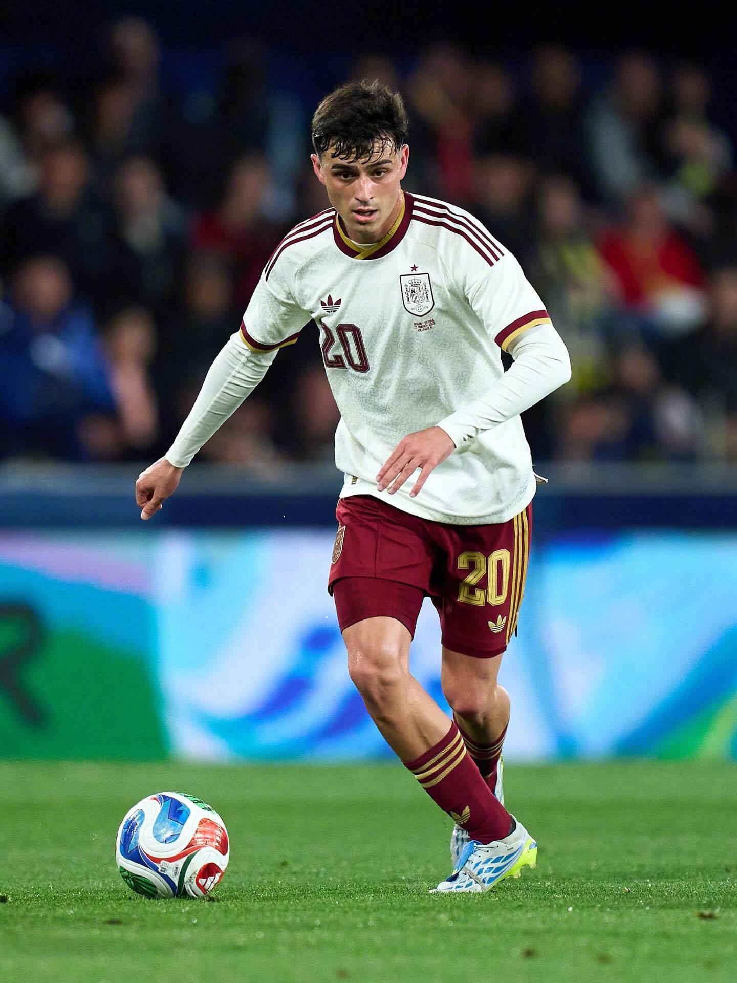 🥹谁懂啊！佩德里的上周PLOG看得人哈特软软～在忙碌，在记录，在享受💕巴萨 