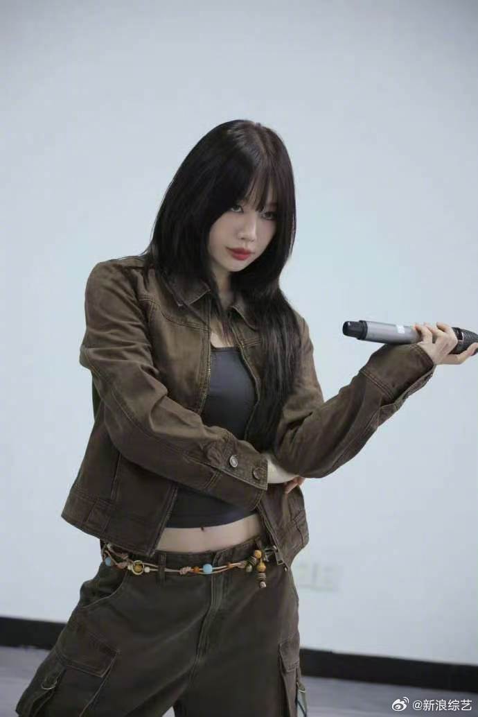 徐梦洁sugar初舞台 初舞台选曲《sugar》，明媚的小彩虹迎来了她的乘风舞台