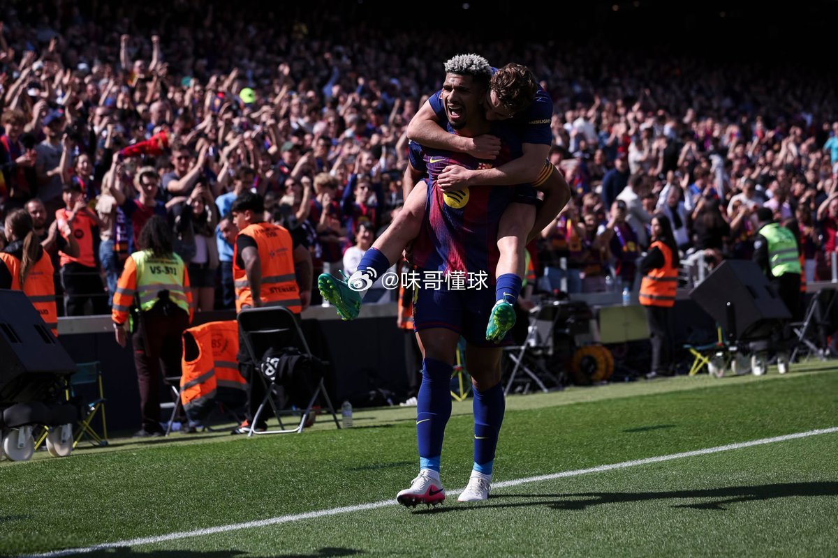 巴萨vs巴列卡诺争议点球未判，阿劳霍一锤定音！巴萨五连胜领跑西甲，坐等马德里德比