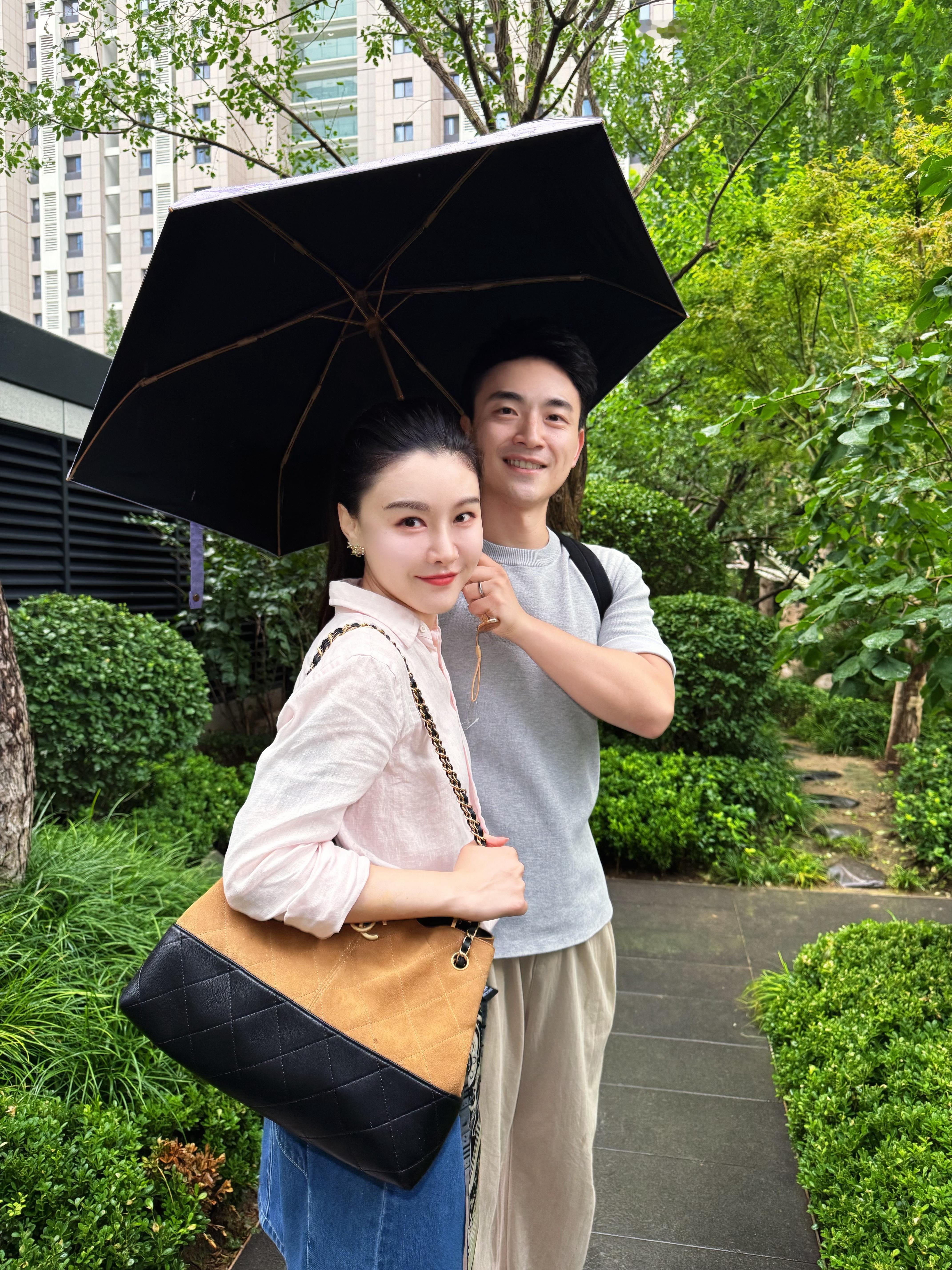 来点日常最近就是一个沉溺命理📖的👧 ​​​