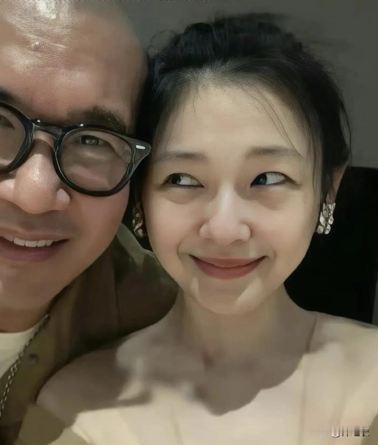 其实人活到具俊晔这个年纪，他也是红过的明星，所以什么酸甜苦辣，璀璨辉煌，纸醉金迷