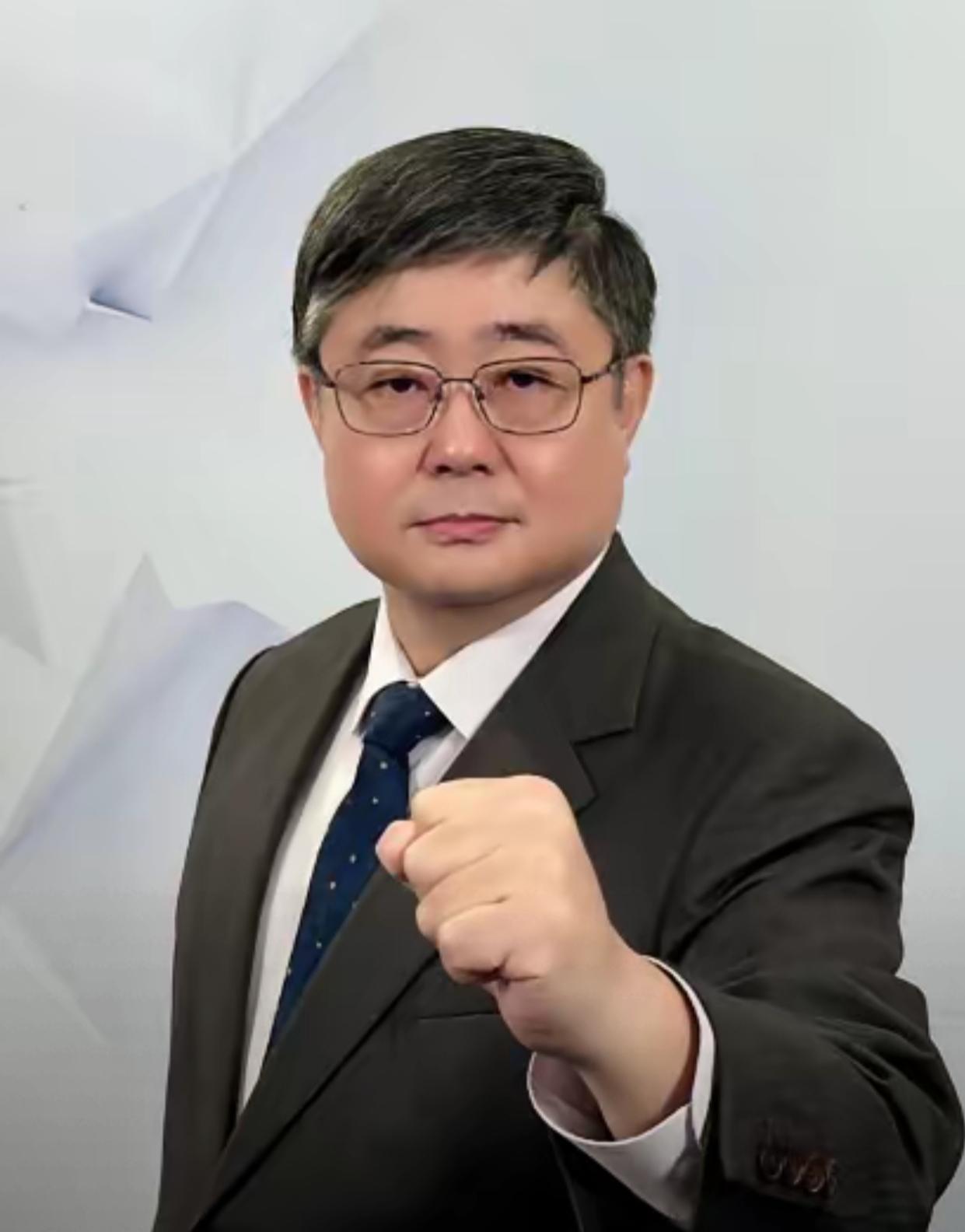 果然不出所料，原台湾“新江舰”舰长吕礼诗，来大陆参加海军节活动回到台湾后，遭到绿