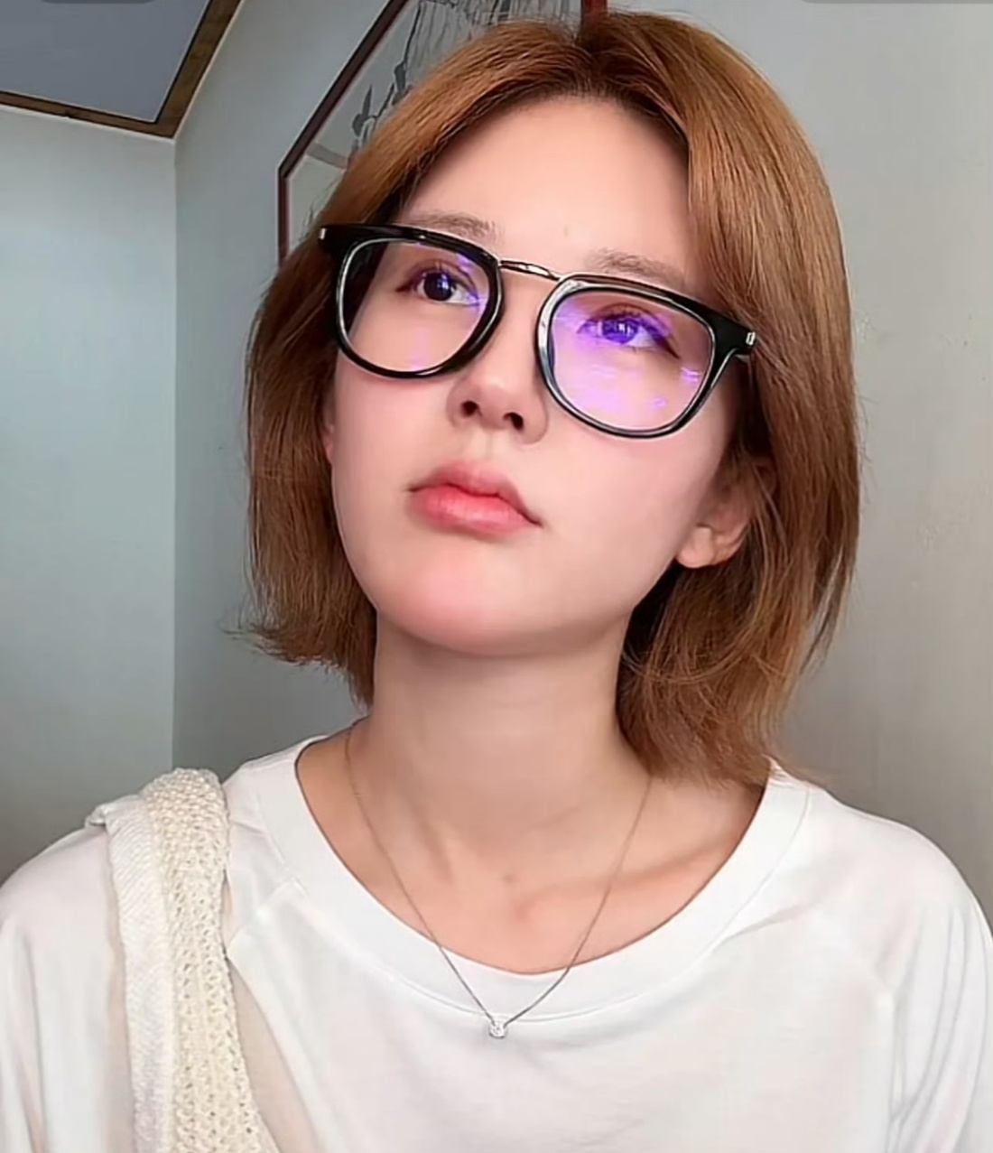 赵露思直播给粉丝报平安，关掉打赏…多善良的女孩[泪]银河放他走吧 ​​​