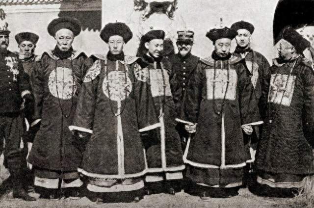 汉武帝刘彻：高喊“虽远必诛”的男人，到底把大汉卷成了什么样？