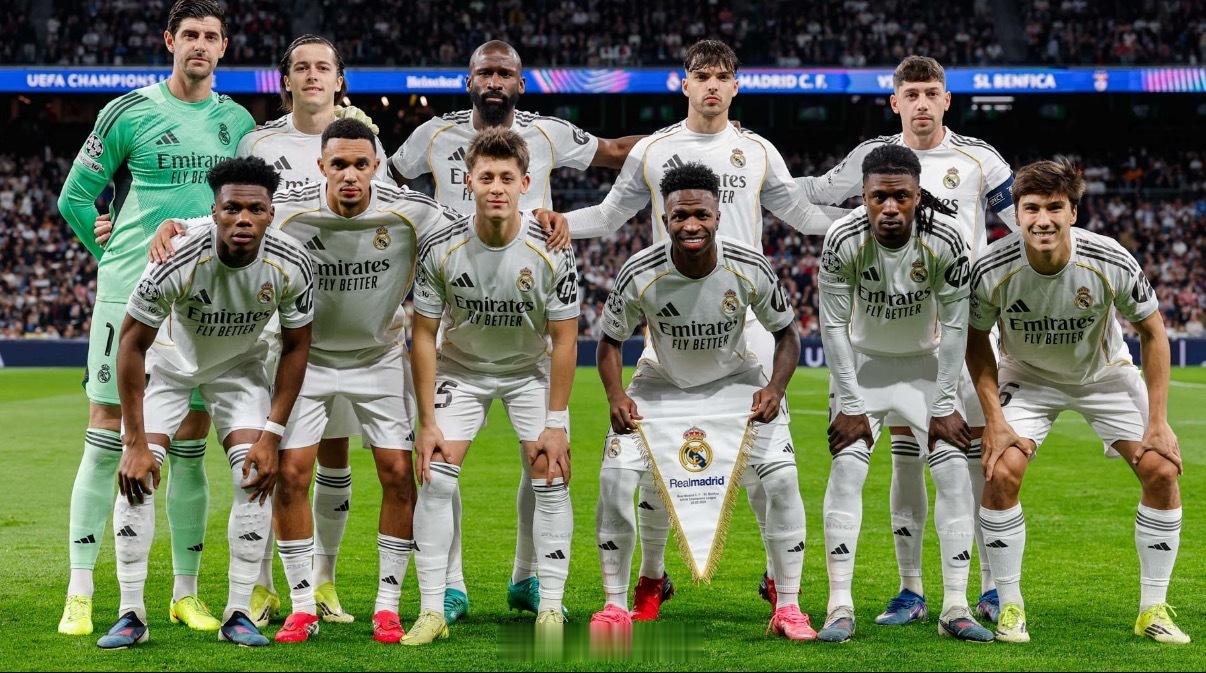 皇家马德里vs本菲卡皇马主场2-1战胜本菲卡，楚阿梅尼、维尼修斯先后建功。球队两