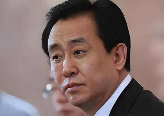 在许家印被判无期徒刑之前，他的三大“靠山”已经一死，一死缓，一病。
 
2026