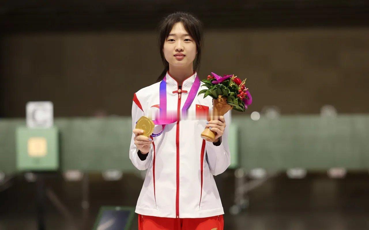 💰💰💰💰黄雨婷icon真的是一位宝藏女孩，5项有意思的基本信息：1.黄雨