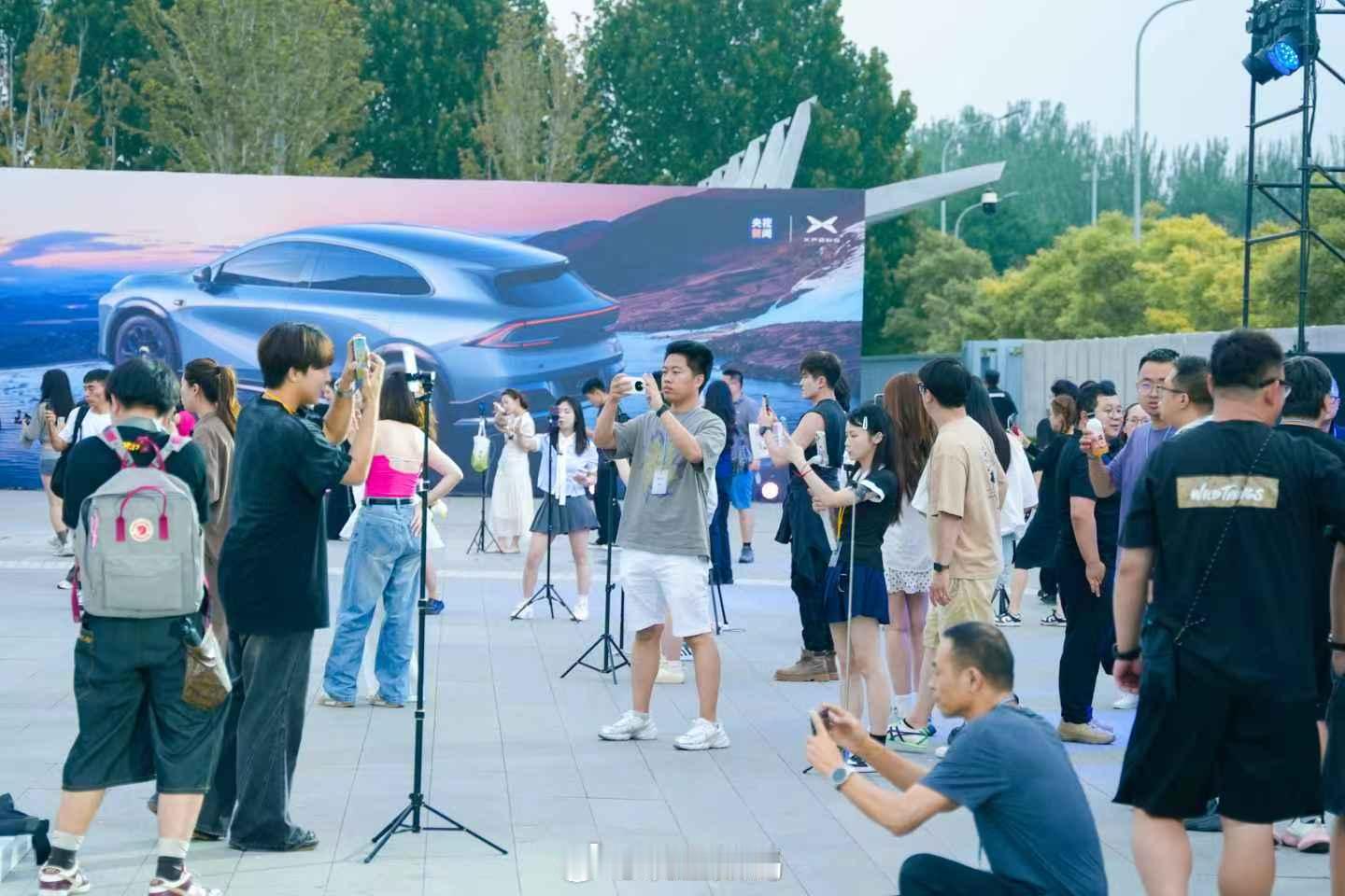 小鹏G7上市发布会现场，又是这么多美女[doge] ​​​