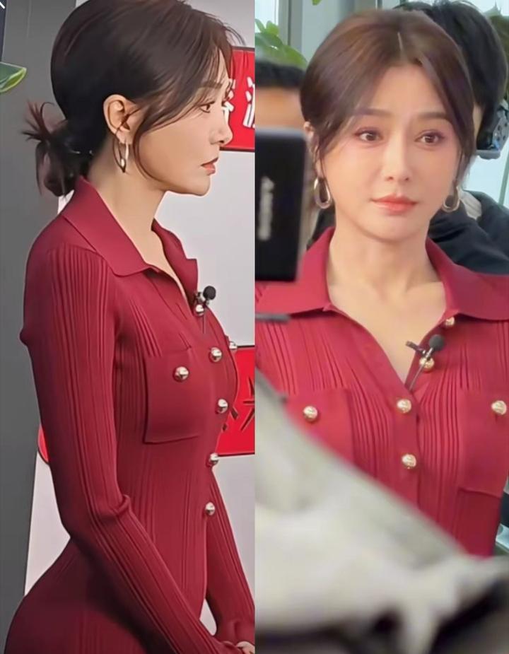 秦岚在京东活动的生图状态简直让人惊叹！年近半百的她，小肚子平坦得像平板，红色紧身