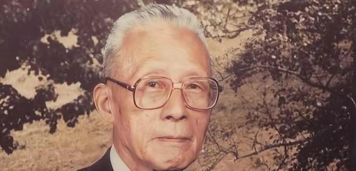 他确实是近现代史上百年难遇的传奇人物，可以说他几乎完美无瑕，但他的名字却曾是那个