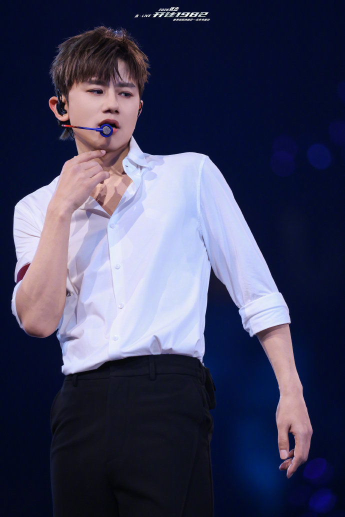 这下真坐上张杰的列车了张杰在鸟巢喊歌迷上车 我也好想上车