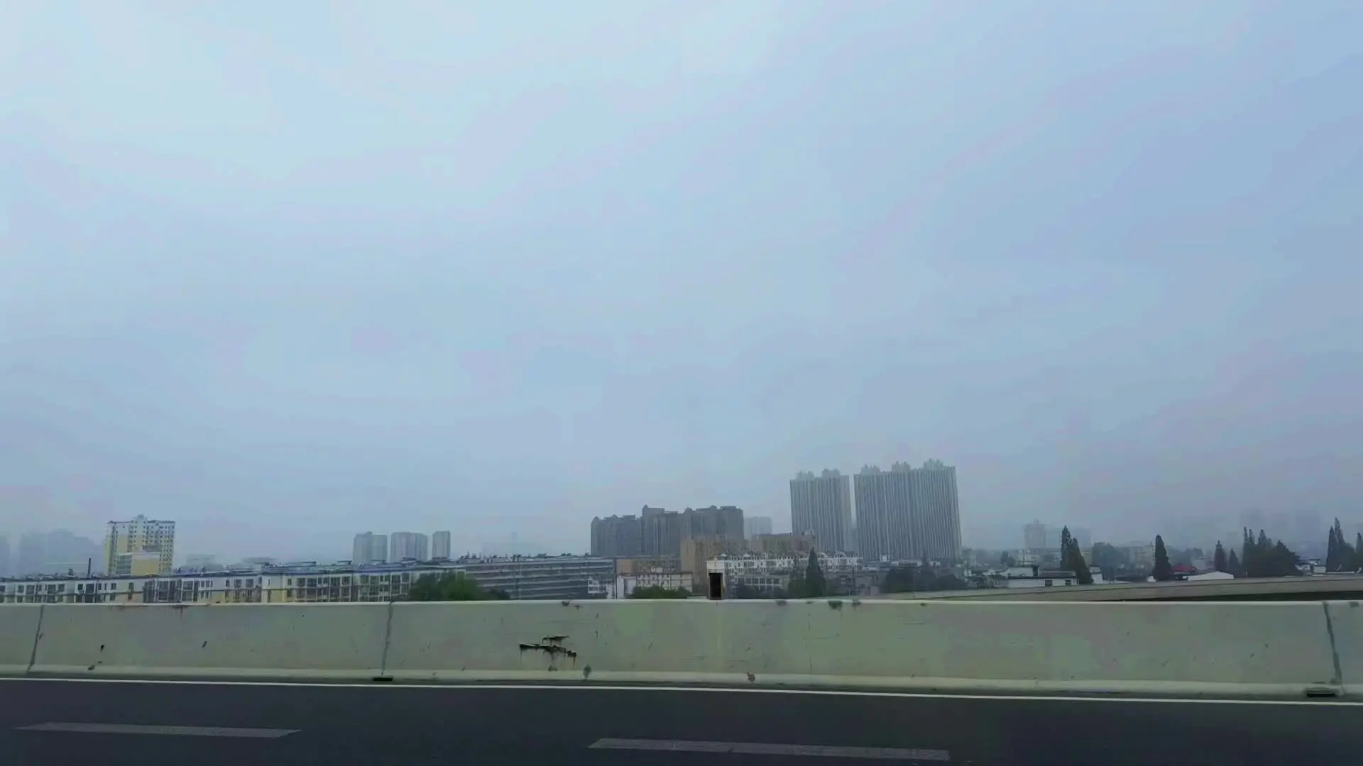 慢品人间烟灰色，闲观万事岁月长