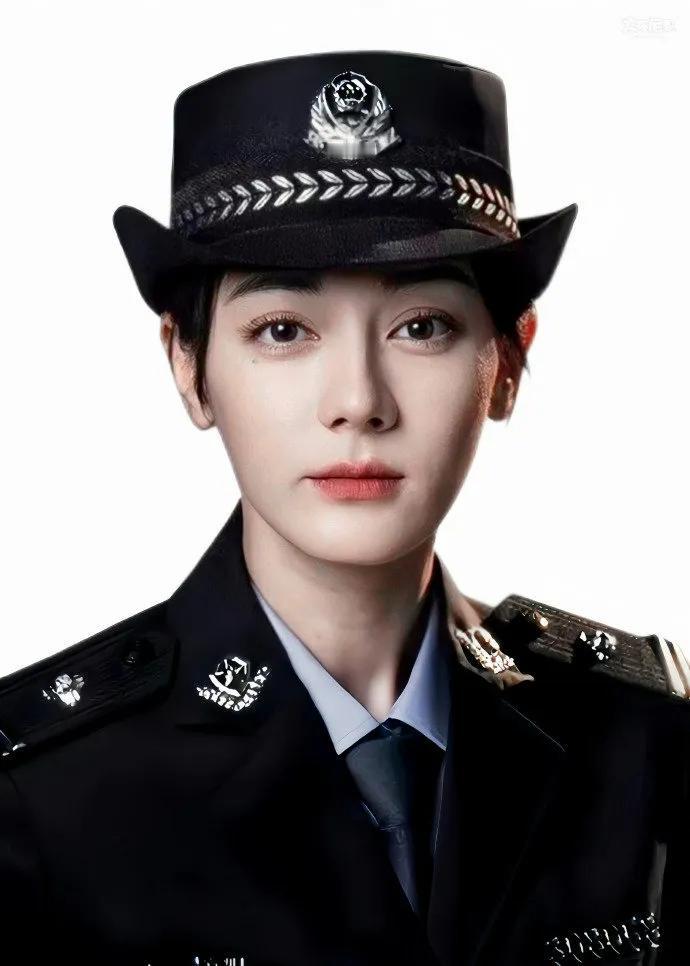将门毒后 强强联手太让人期待！更有迪丽热巴饰演的邓妍警官，一身正气自带光环，这反