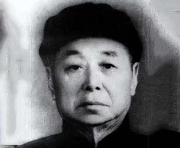 蒋介石怎么也想不到，一个被他夺了兵权、闲置7年之久的“光杆司令”，1949年仅凭