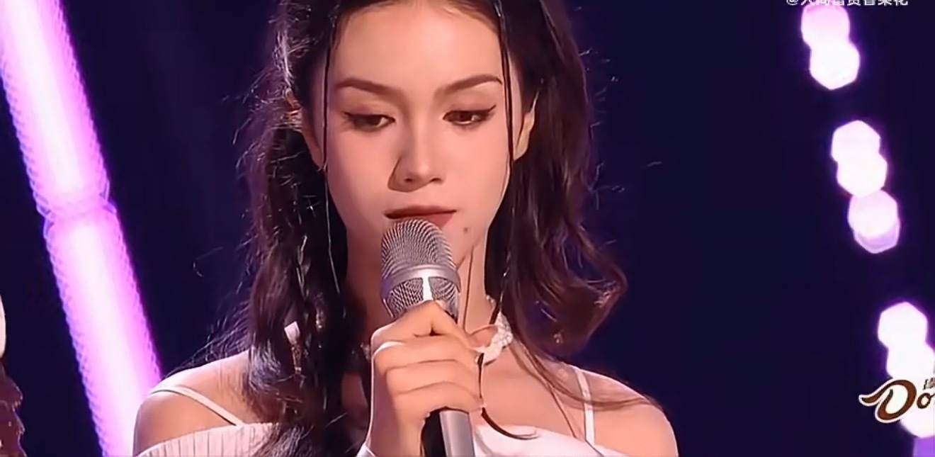 音综迪丽热巴被孤立了长相酷似热巴的选手迈利撒 成为众人都想要替换的选手，怎么多少