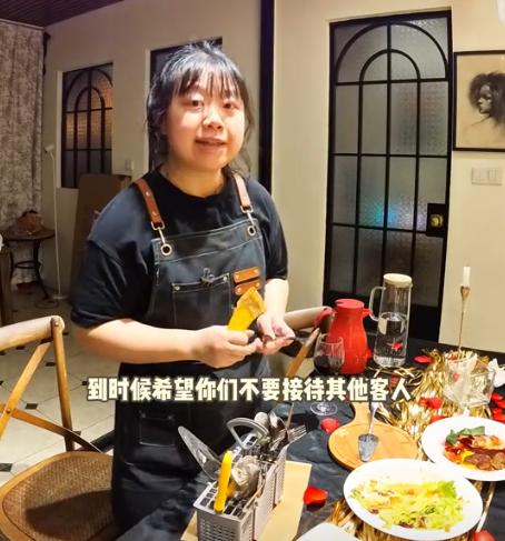 印度阿三再一次刷新认知，成都出了一个新鲜事！5月23日，印度人想要以456元包场