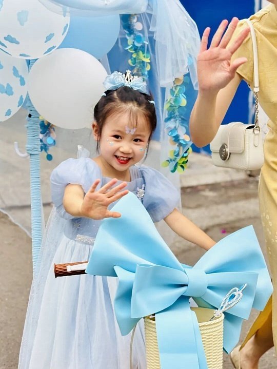 多彩六一 童心绽放童趣不打烊，美好正绽放。六一的时光烂漫又温柔，藏着纯粹的欢喜、
