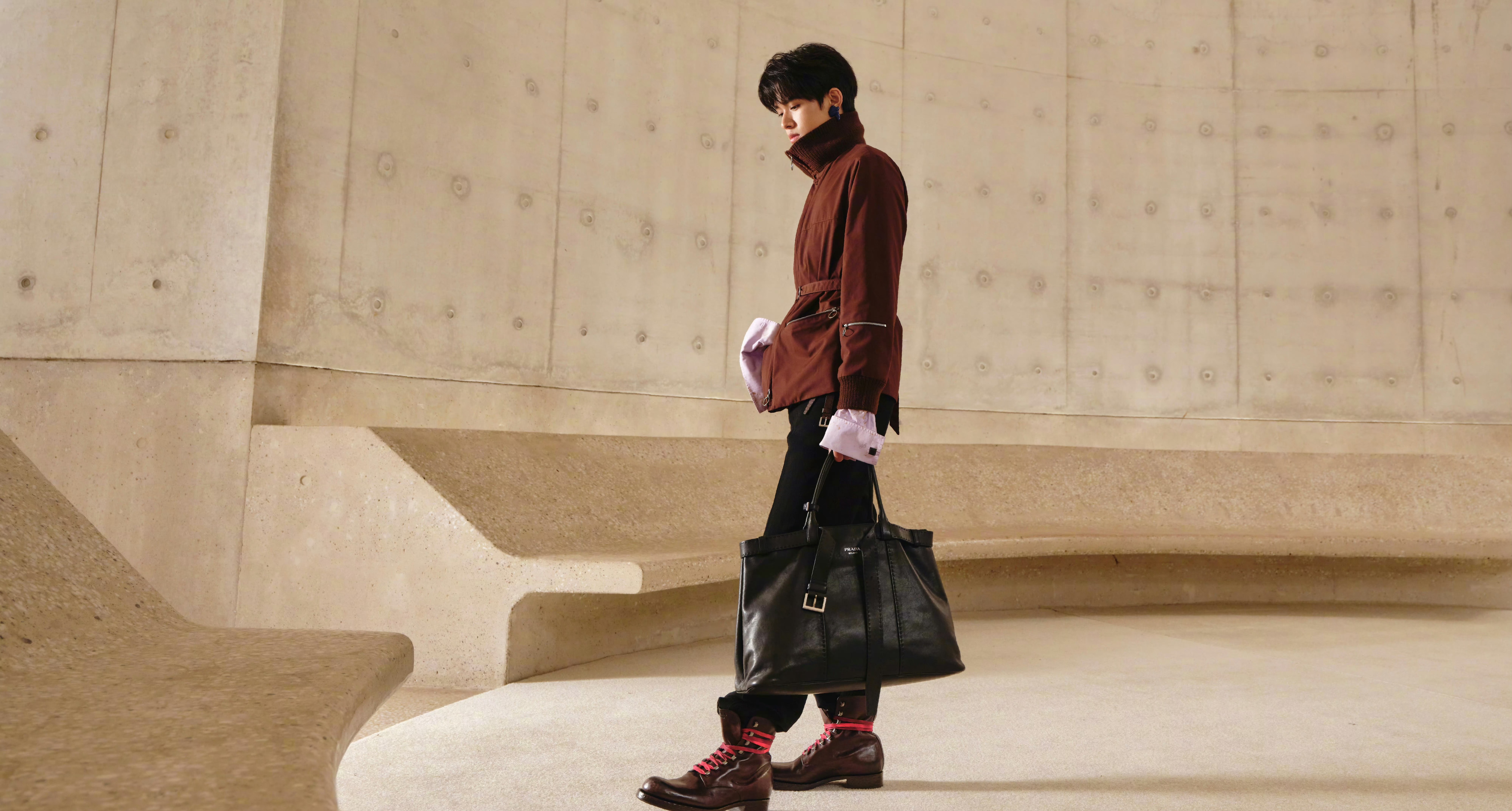 张极｜PRADA品牌大使张极出镜演绎PRADA 2026七夕广告大片～📸PRA