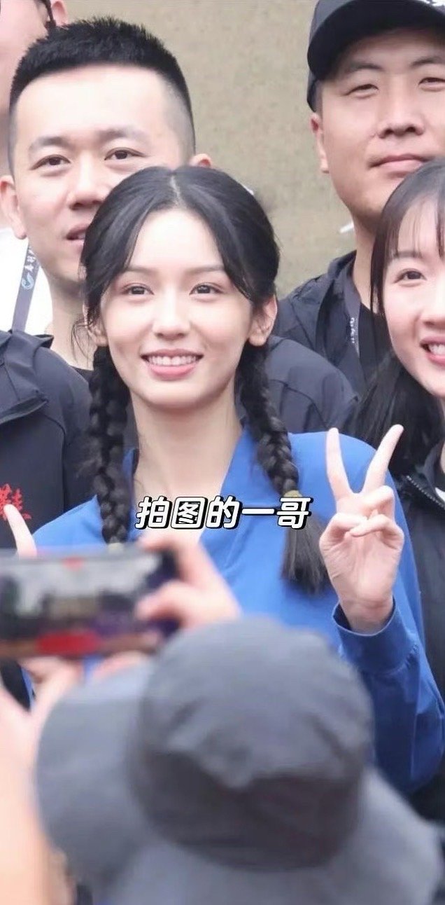 周也王子奇《红舞鞋》开机照来了迫不及待想看了 ​​​