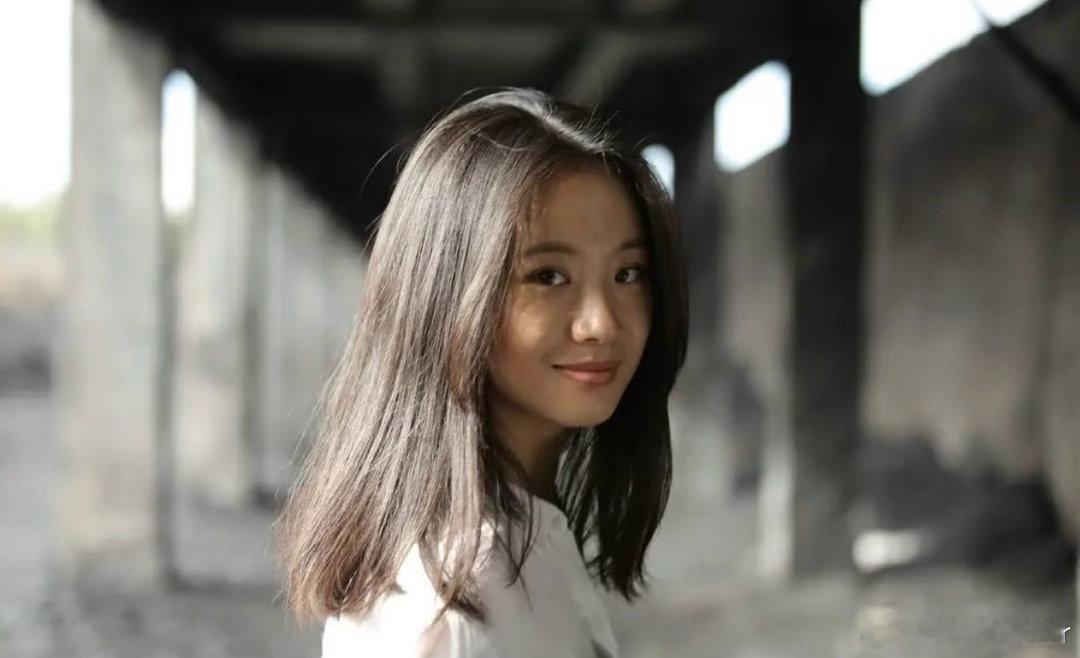 李梦考古的风终于吹到李梦了 考古李梦以前的照片完全被姐姐拿捏了🤌谁能想到李梦以