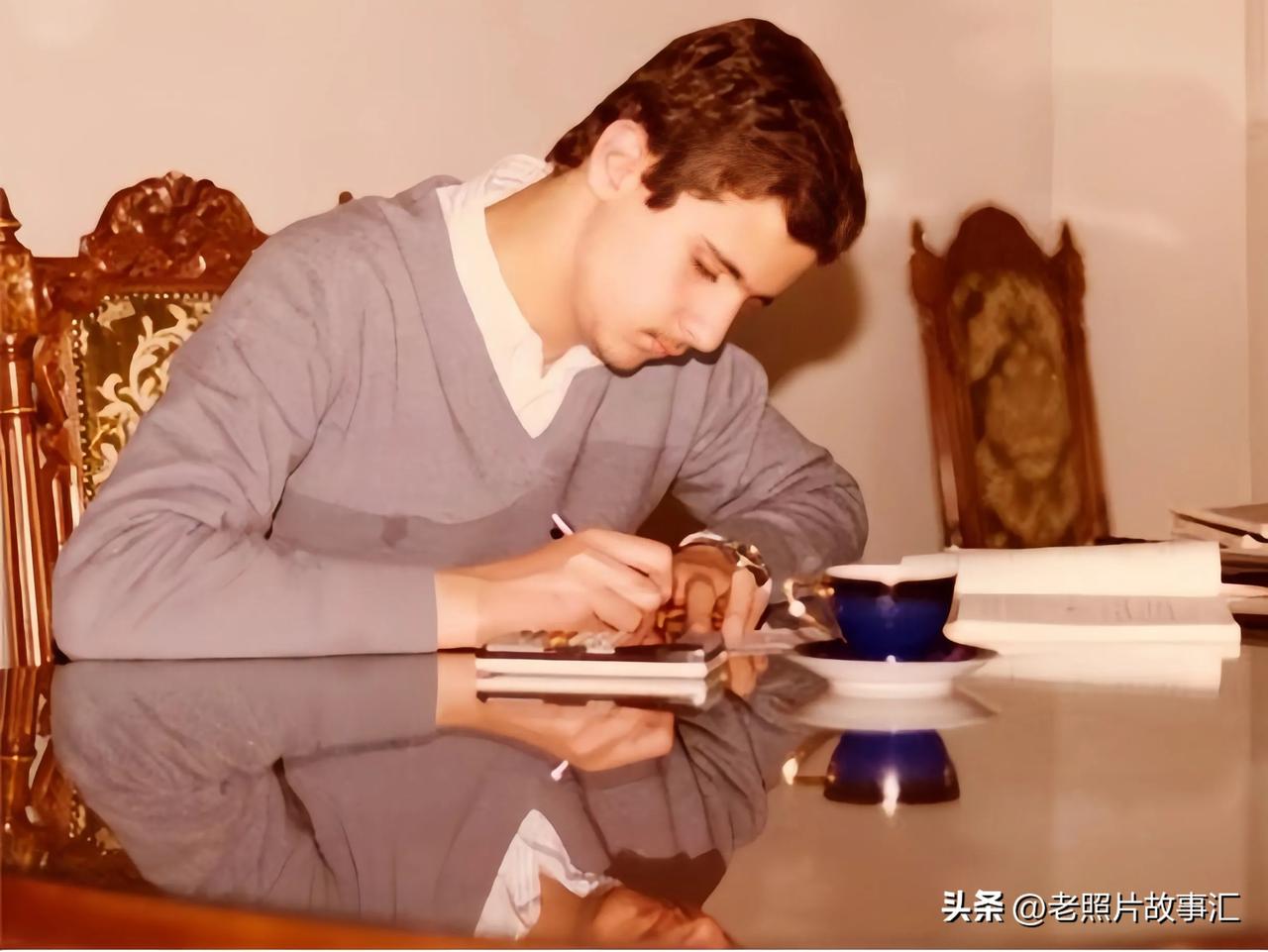 1980年代，还是学生的的叙利亚前总统巴沙尔.阿萨德，凭借优异的成绩考入了大马士