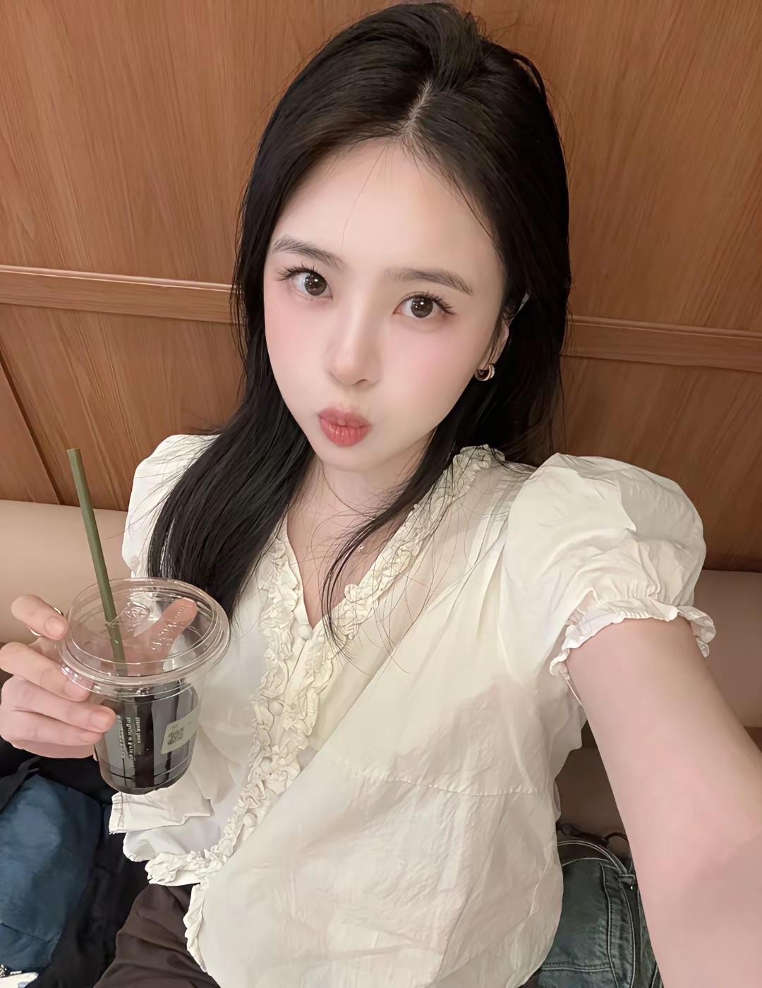 日常穿搭你见过穿着简单打扮很气质的女人吗