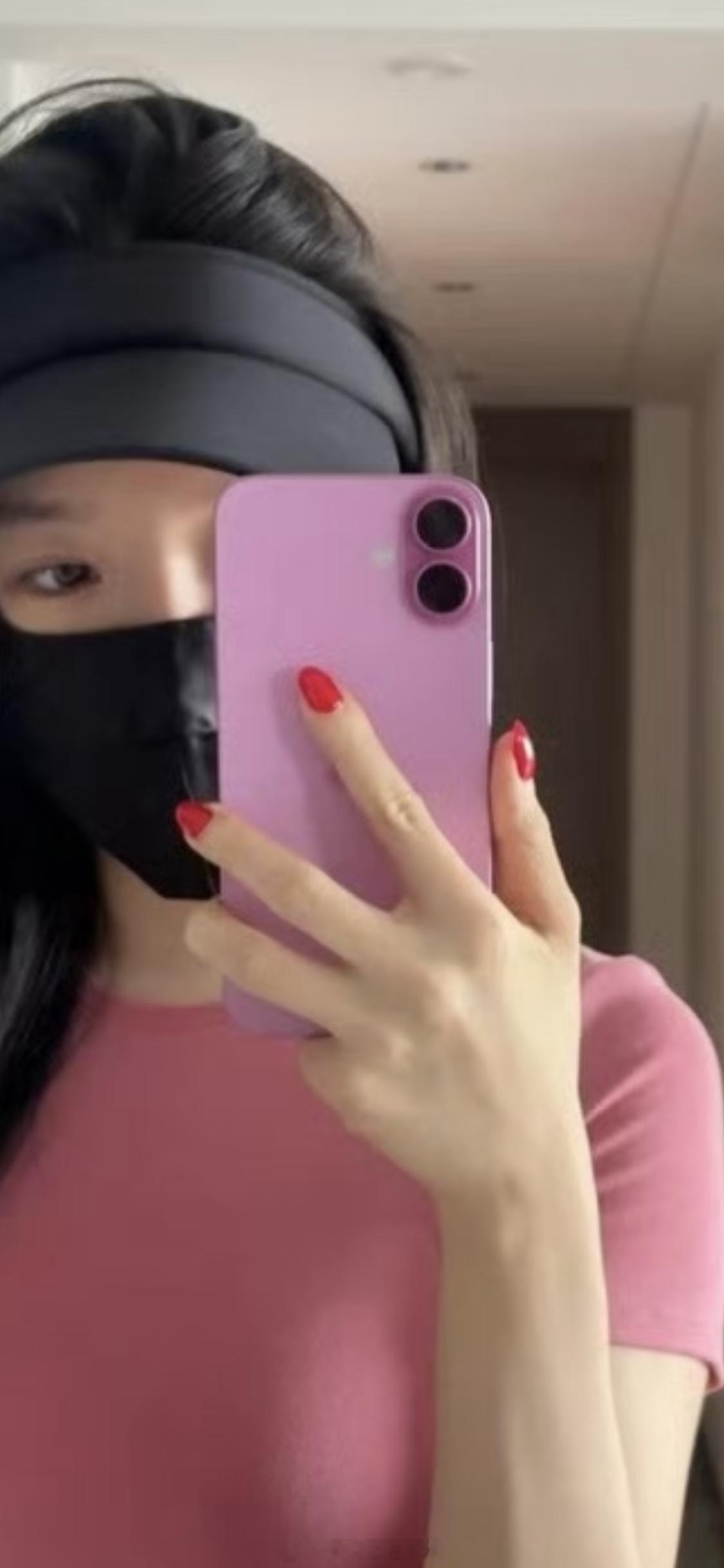 iPhone粉色还是挺好看的，要是iPhone 18 Pro有粉色就好了！ 