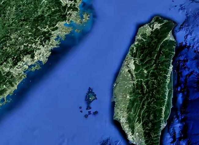 荷兰窃台湾，没问台湾人；
郑成功收台湾，没问台湾人；
日本殖民台湾，也没问台湾人
