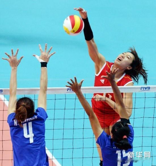 名古屋亚运会女排半决赛，中国女排苦战五局，以3‑2战胜泰国队挺进决赛，五局比分依