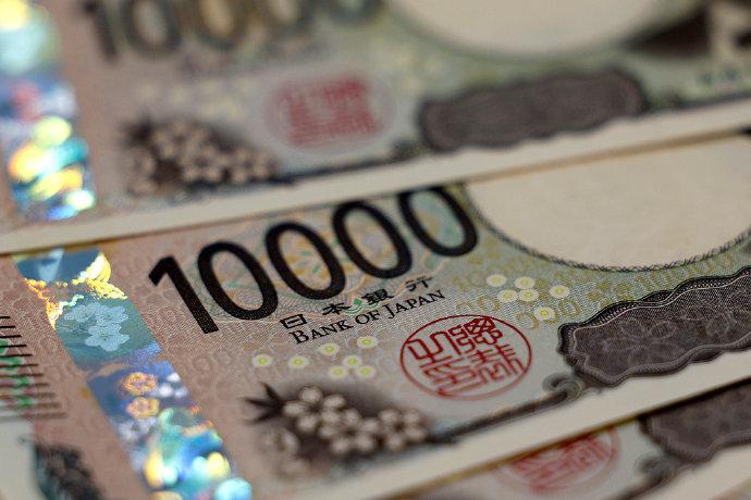 今天小日子那边加息落地了，上调 25 个基点至 1.0%，这可是日本30年来利率