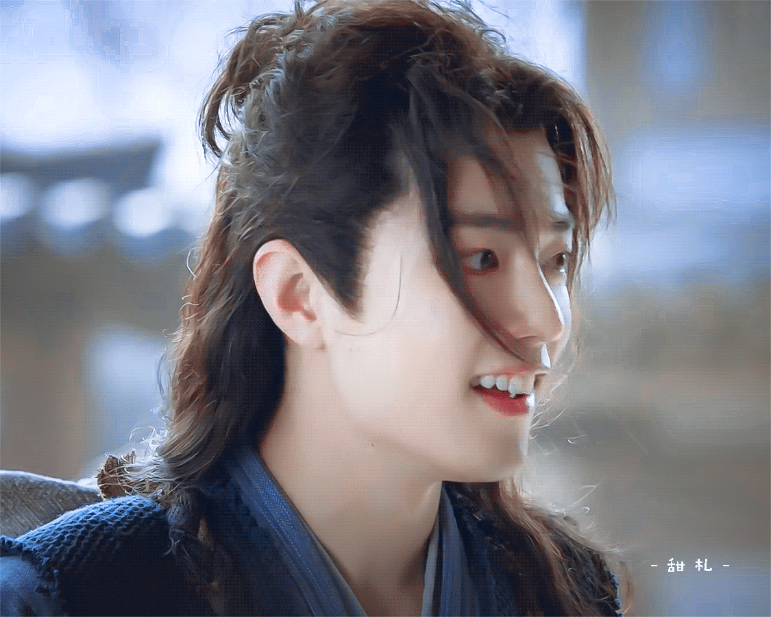 ♡⃝ 𝒍𝒐𝒗𝒆 ʚɞ ☽⋆❥ »» 三哥，真是妥妥的颜斗罗！羊毛卷超帅的