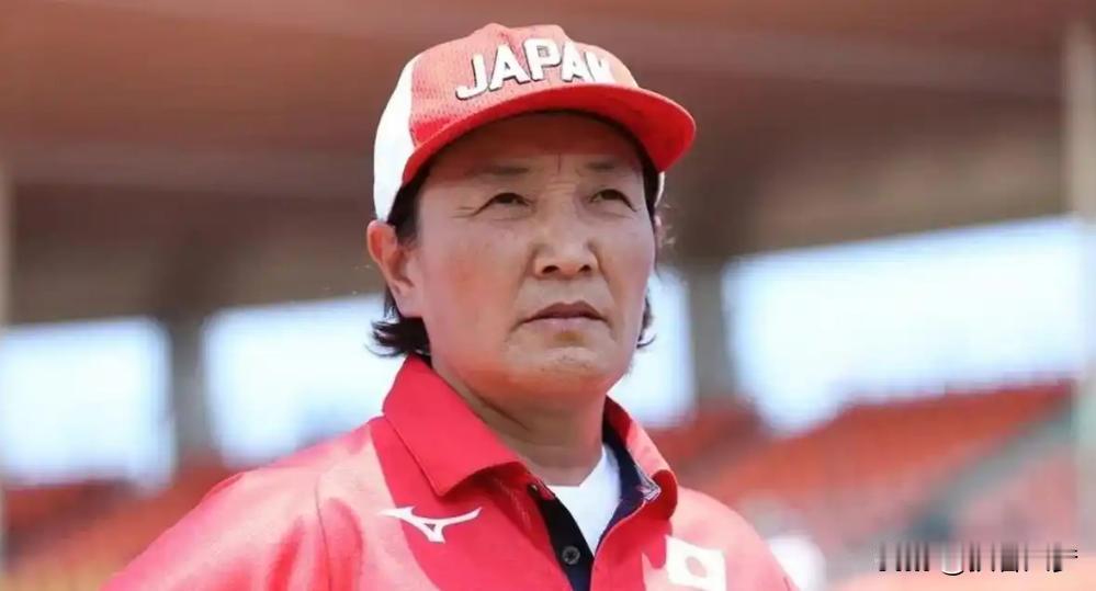 “我放弃中国国籍，成为一名日本人，就是为了打败中国队”，而她的父亲则公开回应：“