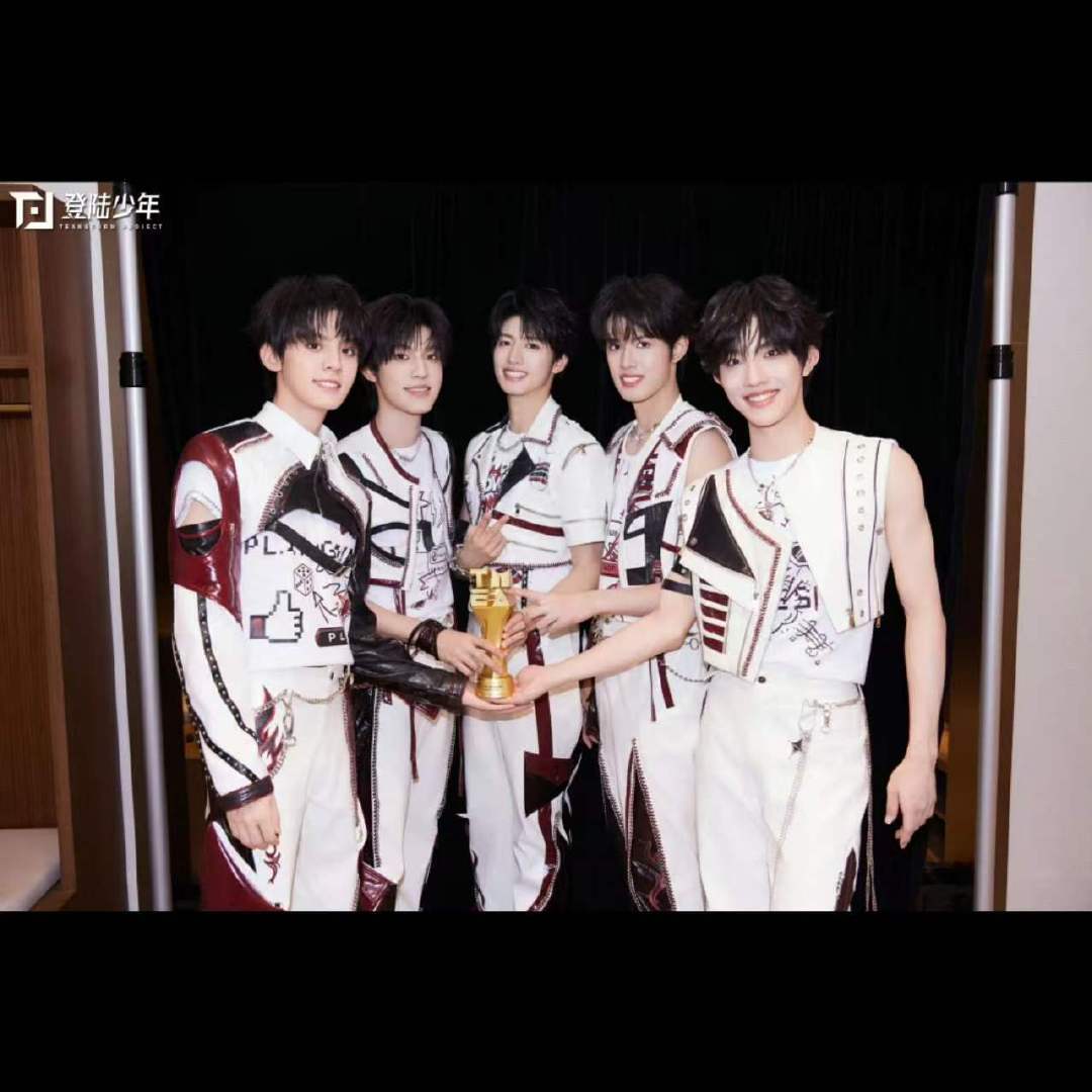 TOP登陆少年TMEA双奖TOP登陆少年获TMEA双奖登陆少年TMEA双奖 