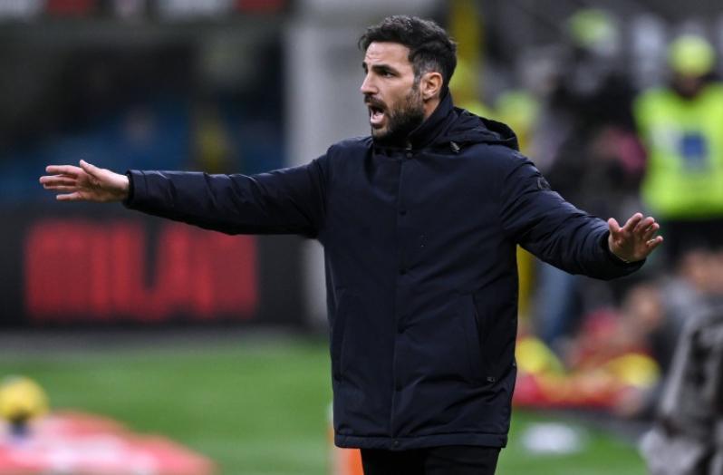 科莫主帅法布雷加斯的下一站不会是在意大利，而可能是曼城或巴萨。本周国米与科莫的对