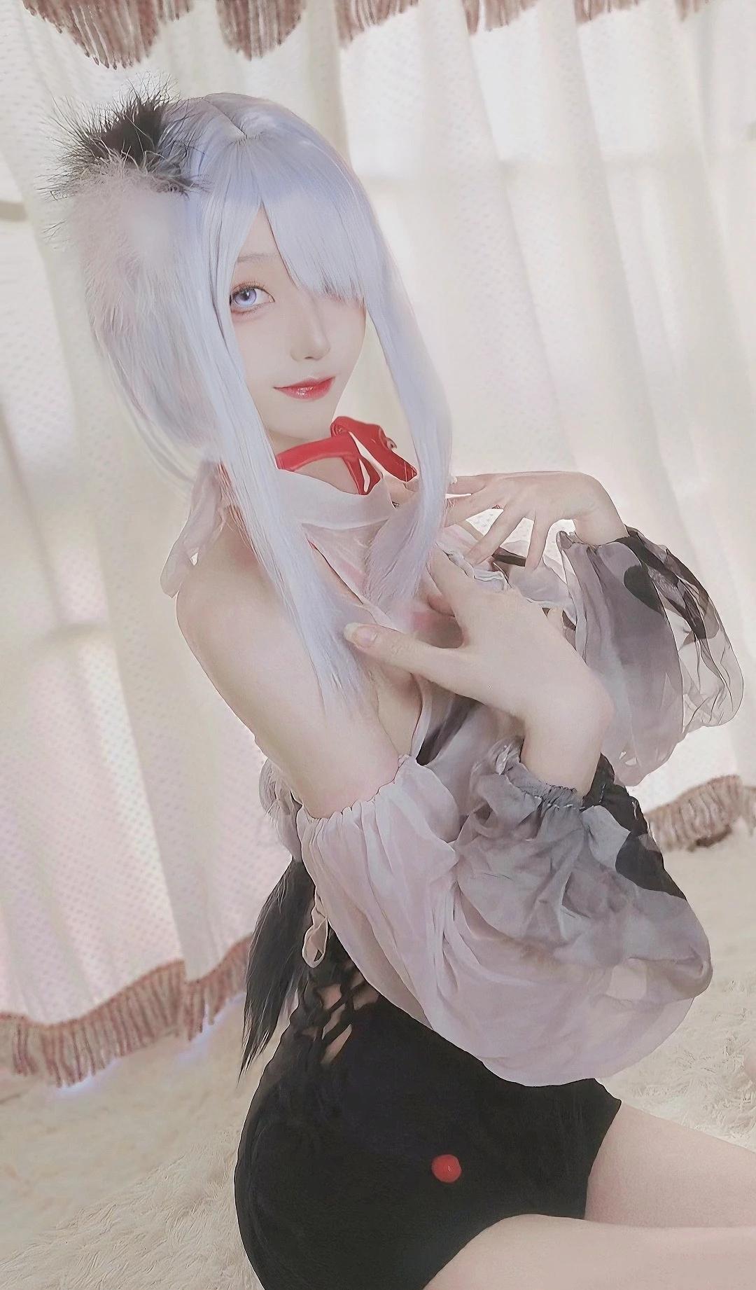 这是申鹤皮肤最白的一个！#原神# #游戏# #二次元#