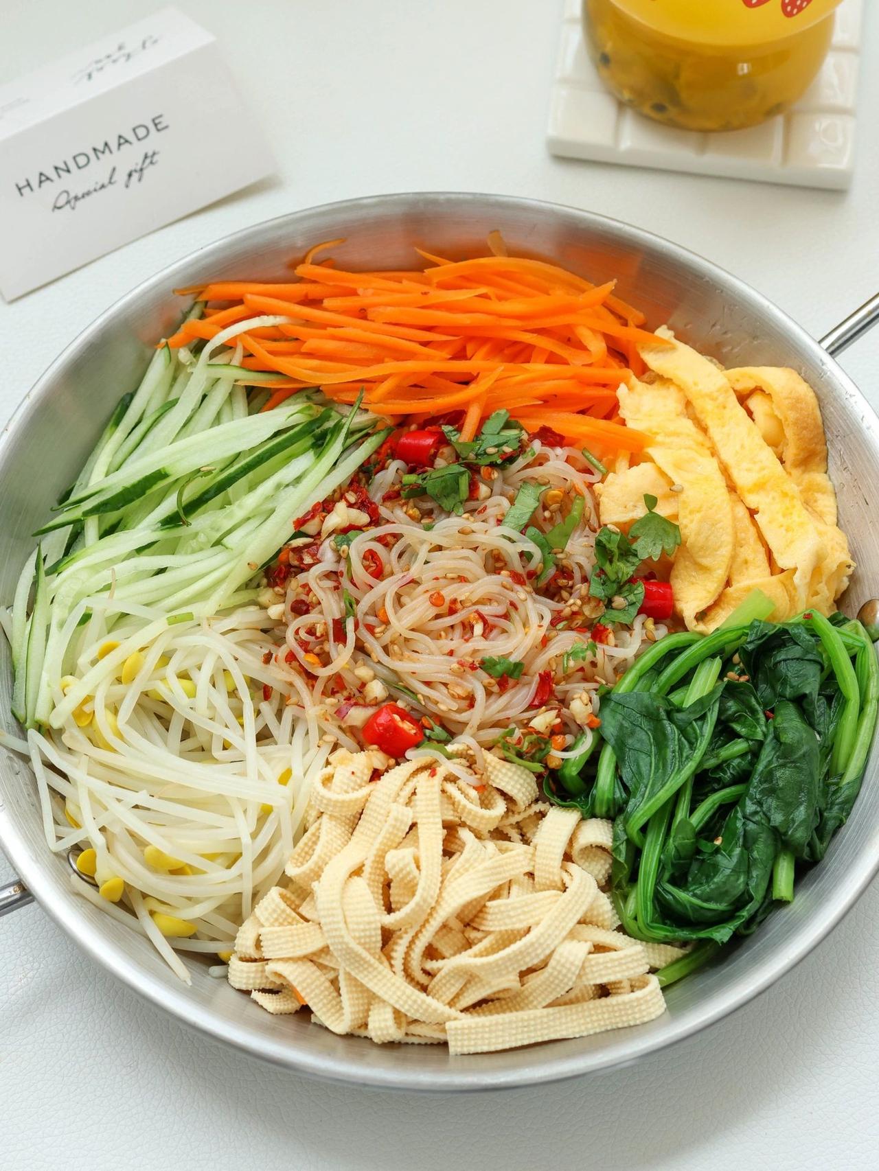夏日掉秤就靠它，低卡大拌菜好吃又掉秤
夏天减脂试试这个大拌菜，酸辣爽口、无油清爽
