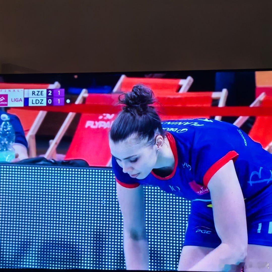 还以为热舒夫和罗兹会很焦灼呢，没想到能成这个比分… 