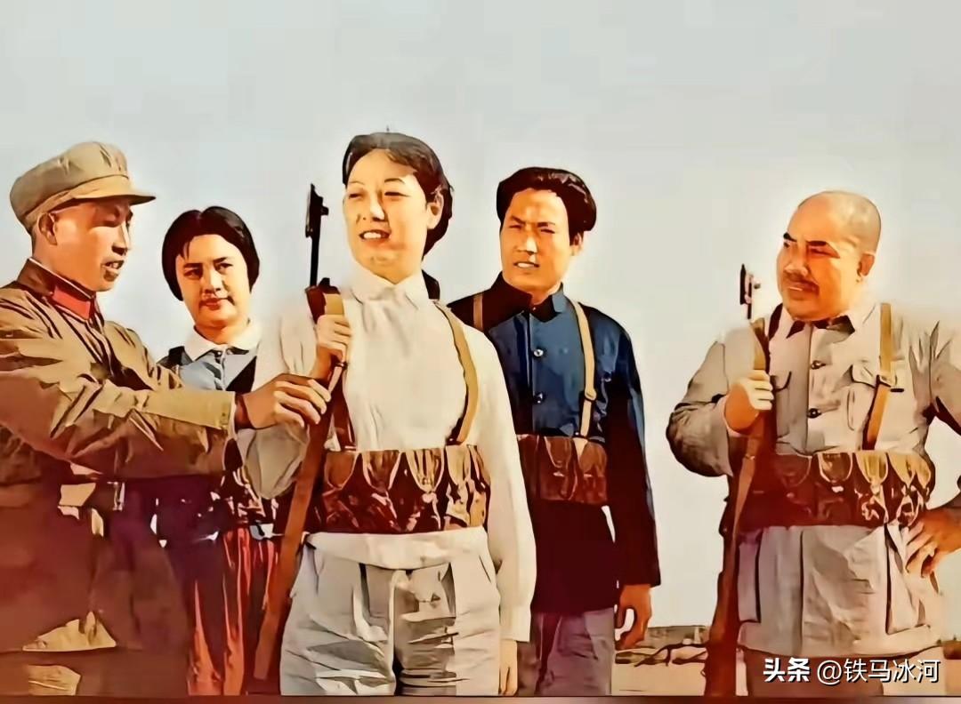 🍁60年代，饰演鸠山(袁世海)、李玉和(钱浩亮)、李奶奶、穆桂英的京剧名家们，