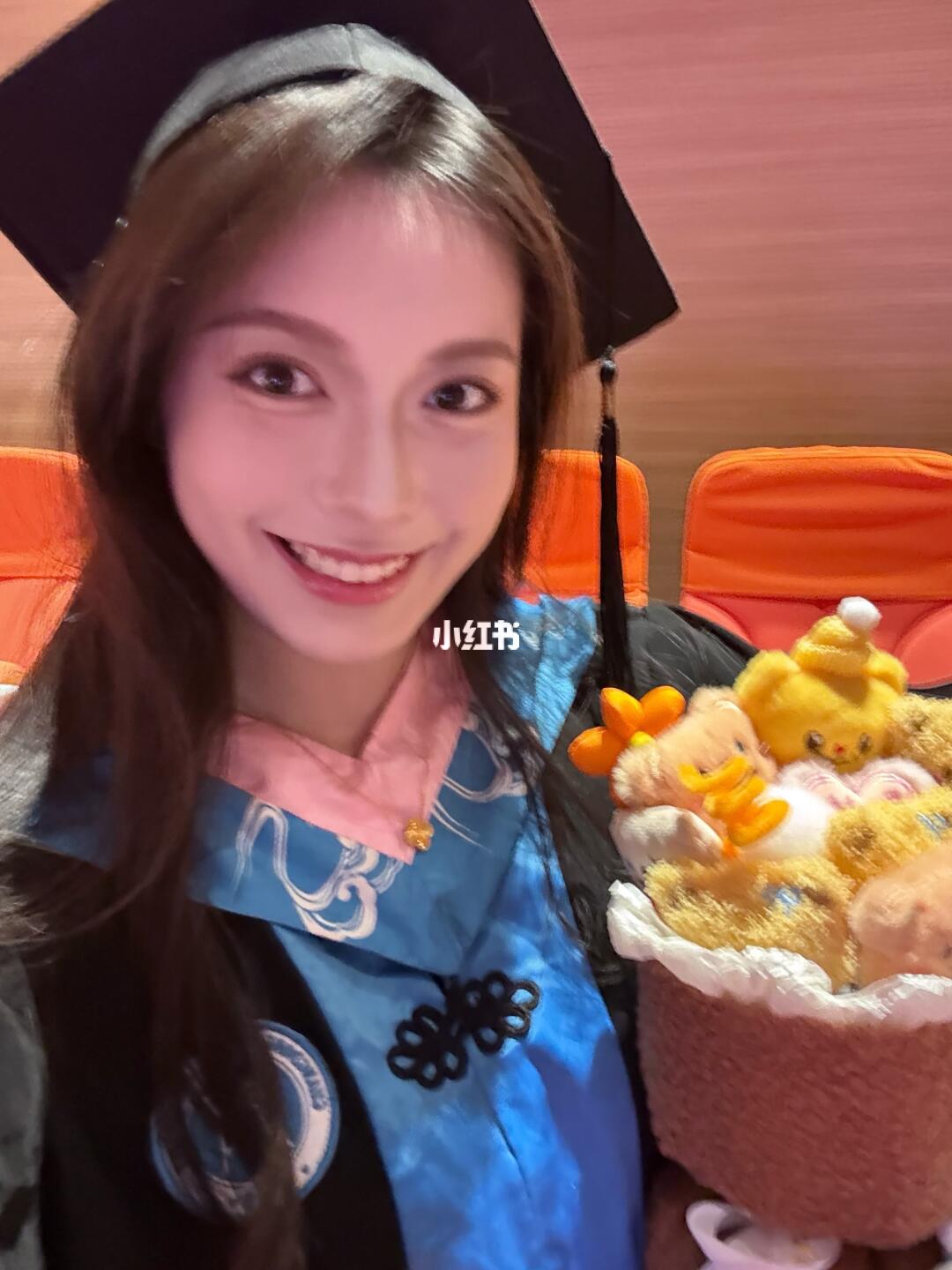 终于美美毕业了🎓