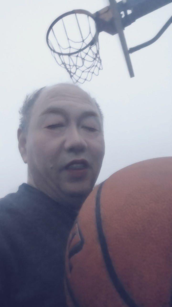 4：8：8，30个罚球线位置投进20个。100个三分球投进30个。 