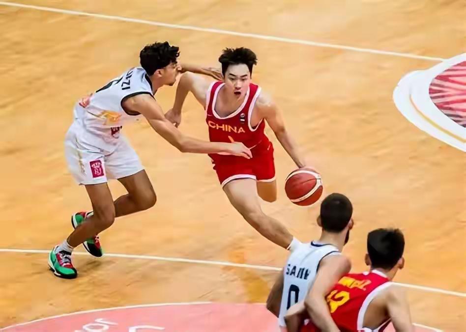 中国青训在亚洲断崖式领先，为啥到成年队就缩水了？
 
8月22日，印度艾哈迈达巴