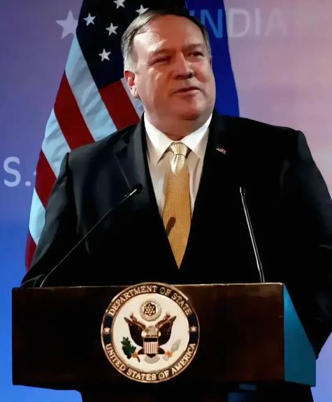 美国原国务卿蓬佩，这时候没有忘记中国，他也知道中国给他带来一切不好的待遇，他被中